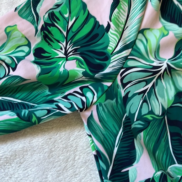 Tommy Bahama Breezy Palms Rash Guard Top Size M Green Pink TSW90619C - Picture 11 of 14